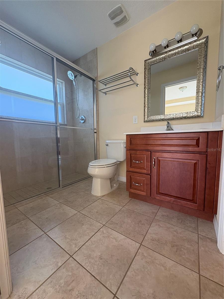 FOREST GROVE BUS CENTER - Residential Lease