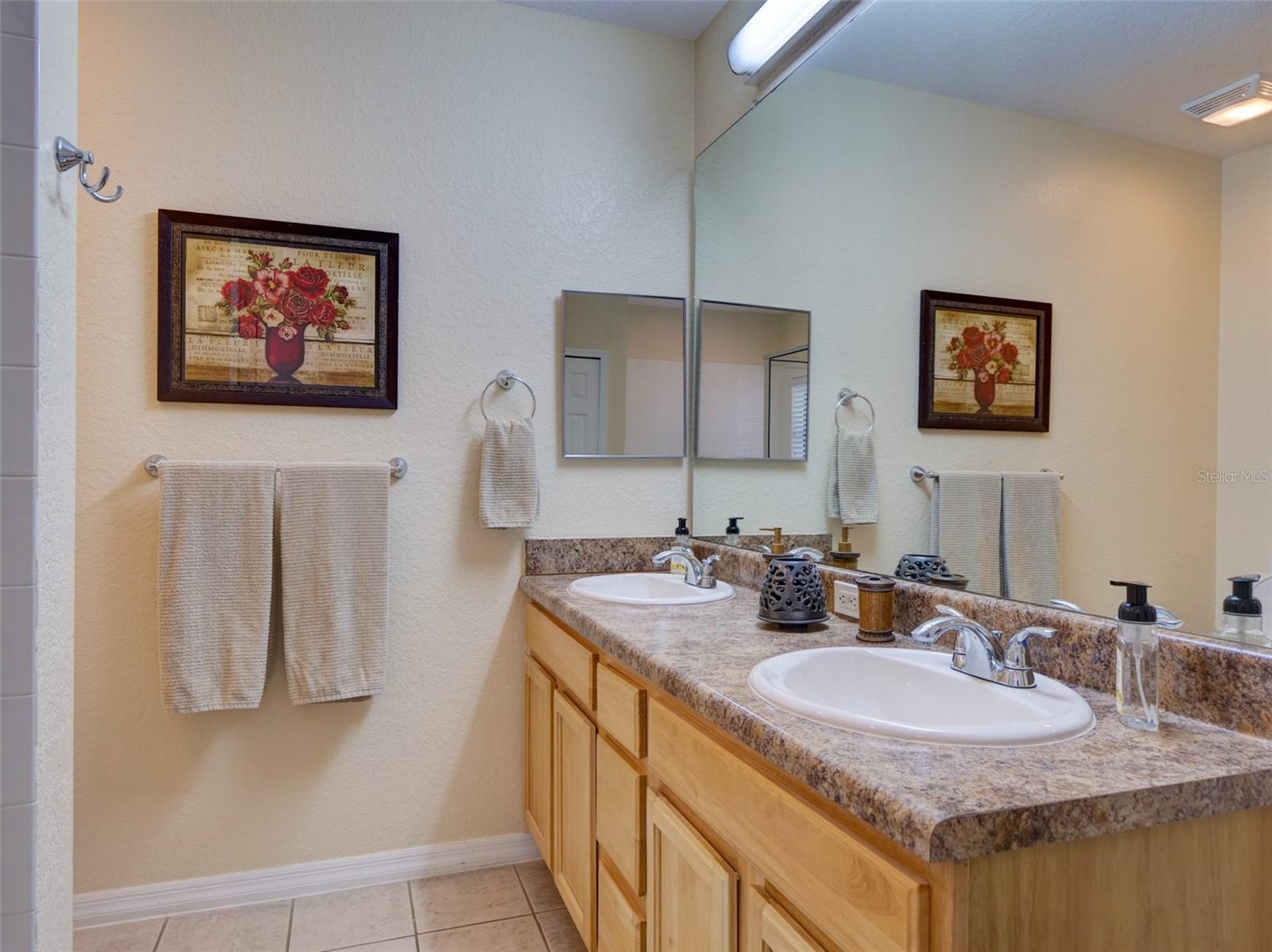 CARIBE COVE PH 04 CONDO - Residential