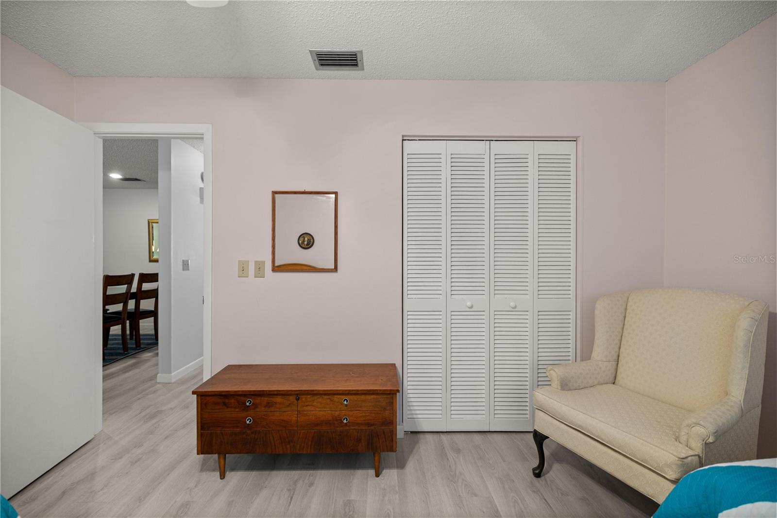 CIRCLE SQUARE WOODS - Residential