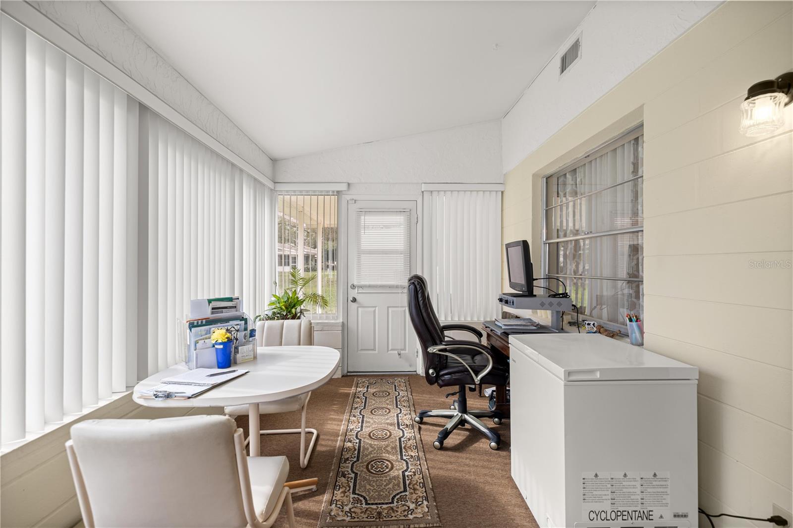 CIRCLE SQUARE WOODS - Residential