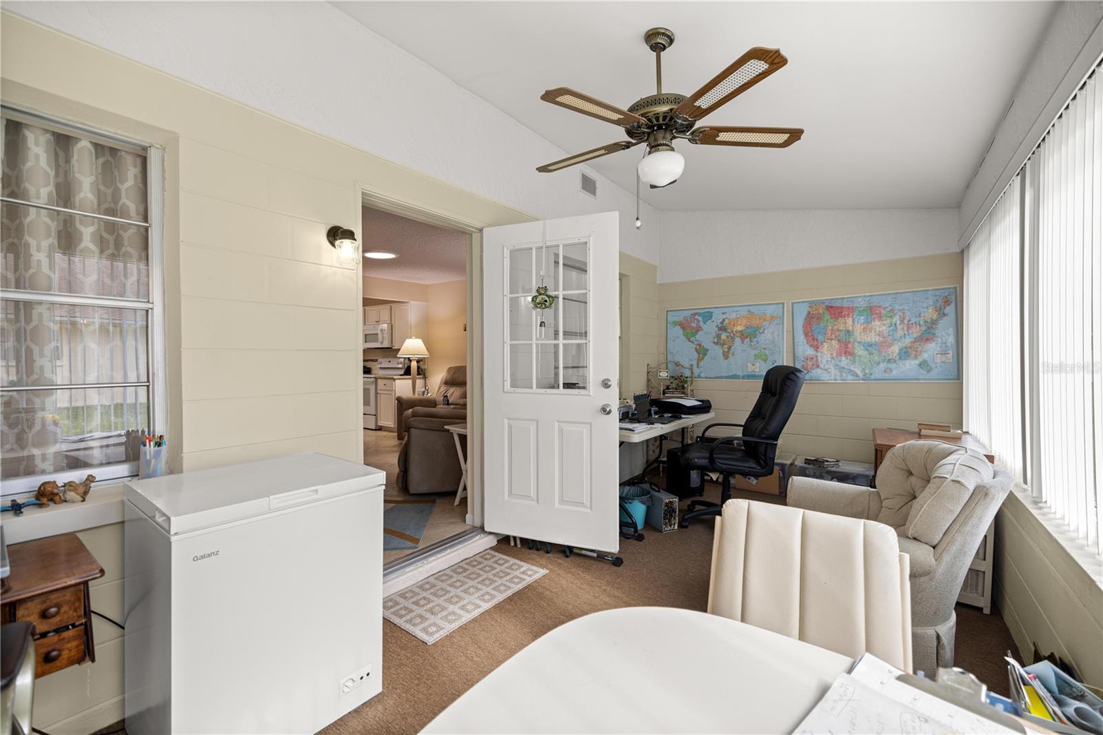 CIRCLE SQUARE WOODS - Residential