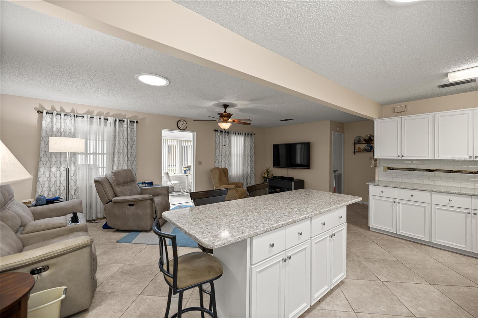 CIRCLE SQUARE WOODS - Residential