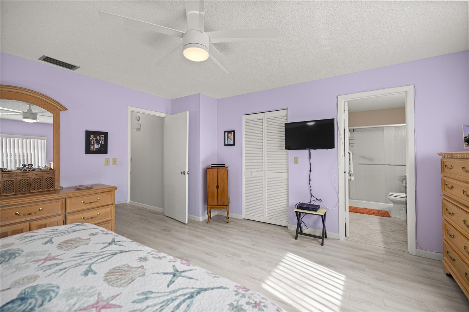 CIRCLE SQUARE WOODS - Residential