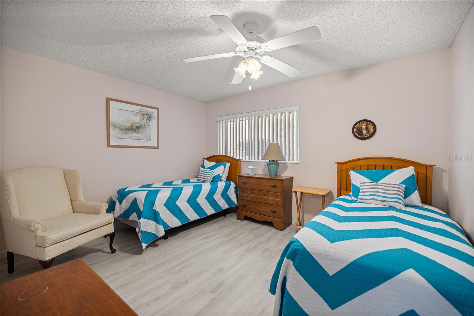 CIRCLE SQUARE WOODS - Residential