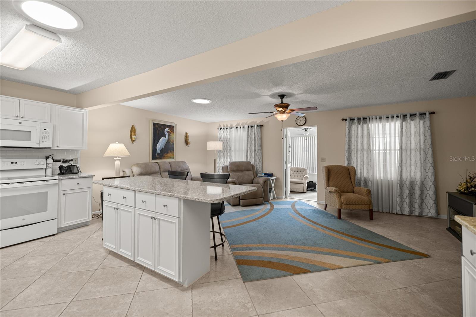 CIRCLE SQUARE WOODS - Residential