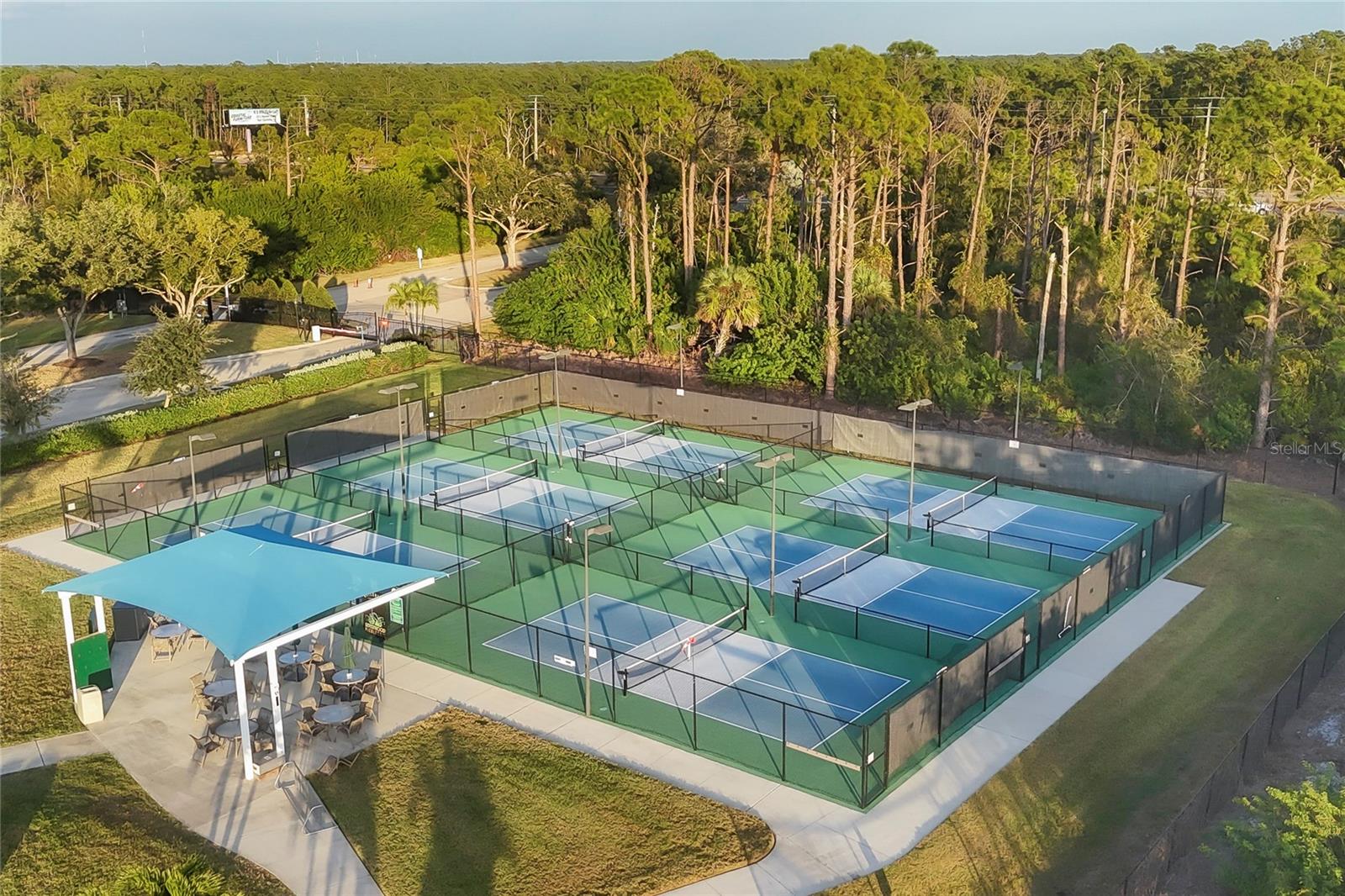 RIVERWOOD - Residential