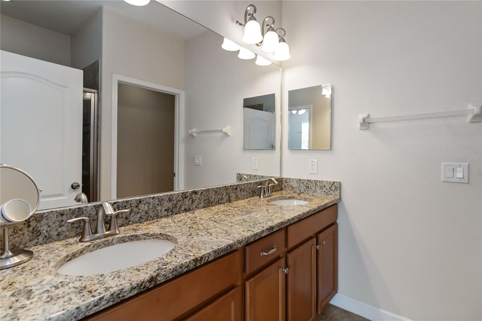 SAVANNAH LNDGS - Residential