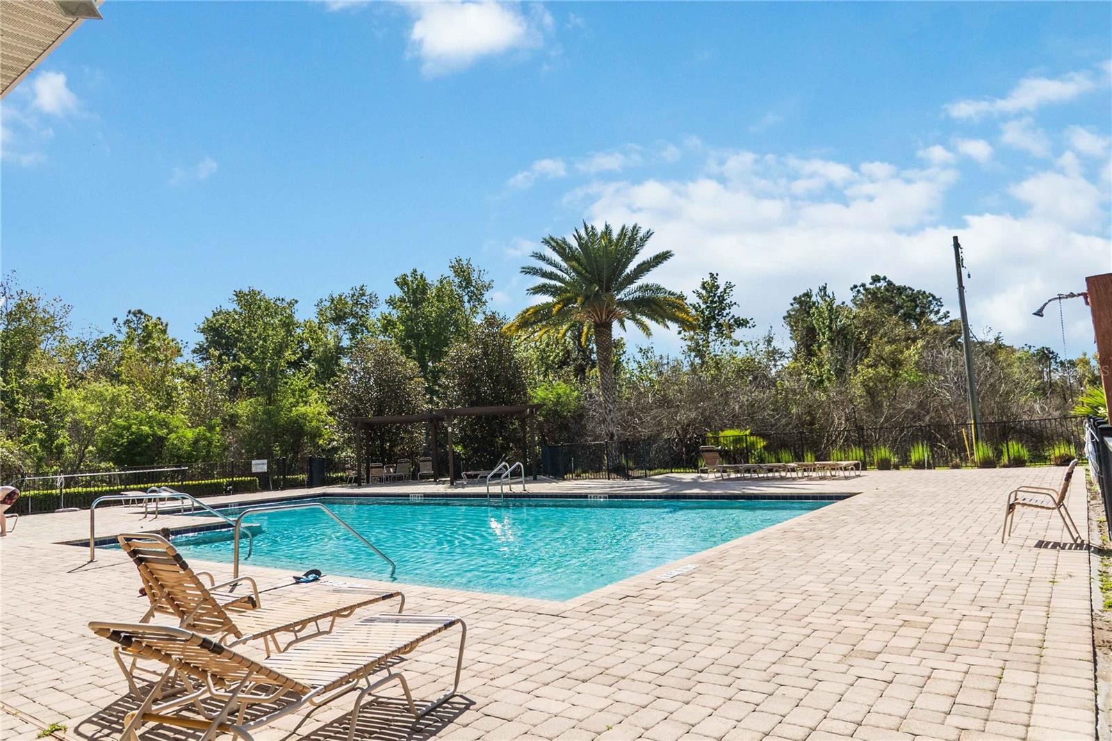 SAVANNAH LNDGS - Residential