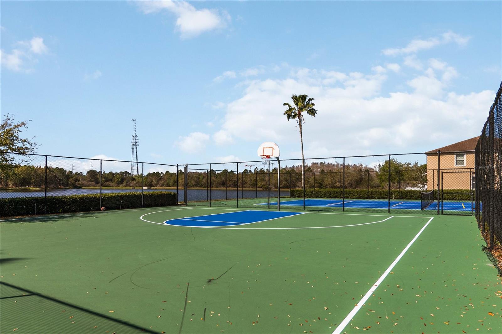 SAVANNAH LNDGS - Residential