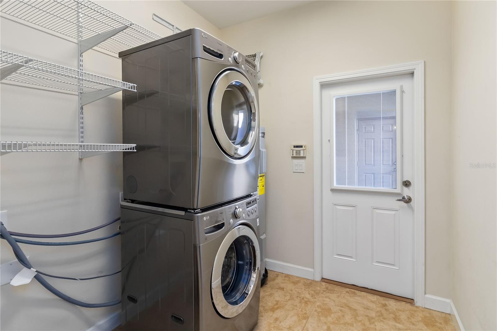 SAVANNAH LNDGS - Residential