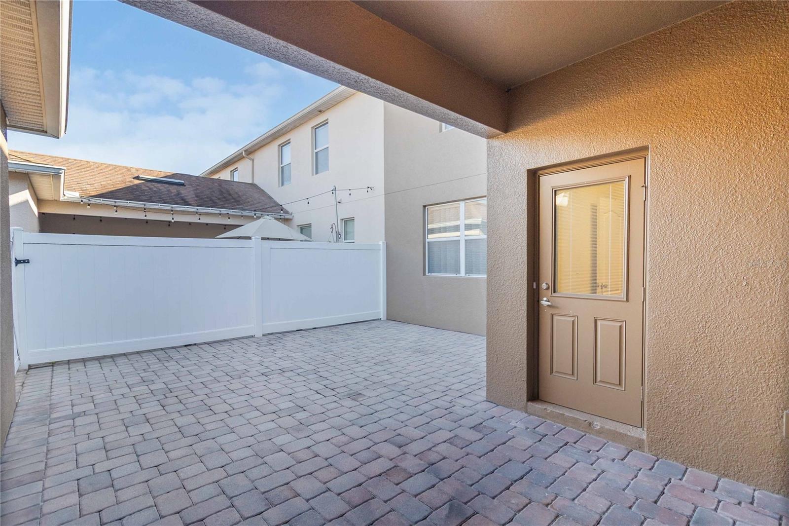 SAVANNAH LNDGS - Residential