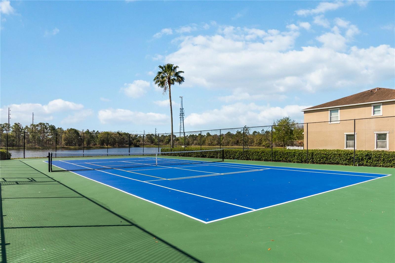 SAVANNAH LNDGS - Residential