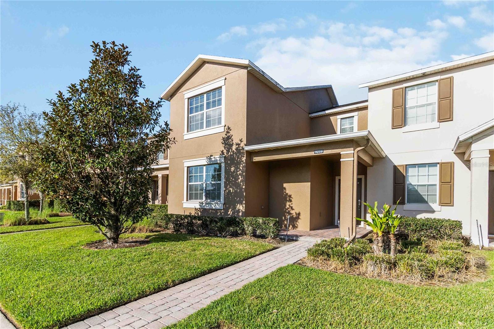 SAVANNAH LNDGS - Residential