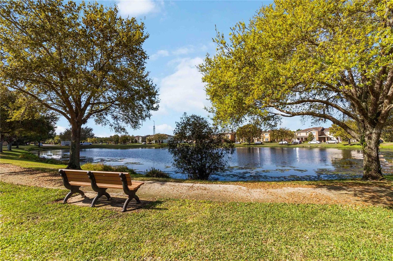 SAVANNAH LNDGS - Residential