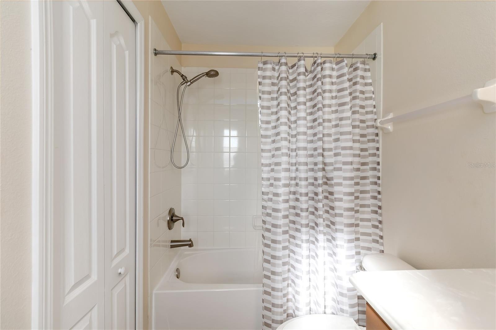 SAVANNAH LNDGS - Residential