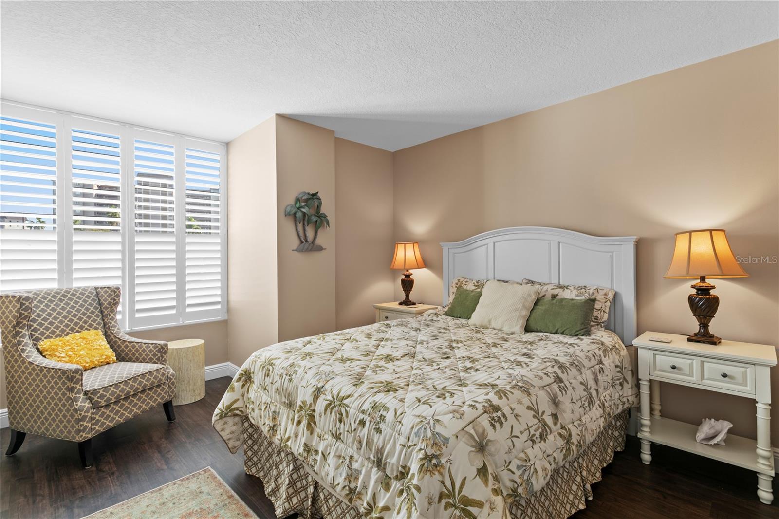 ISLA KEY CONDO - Residential