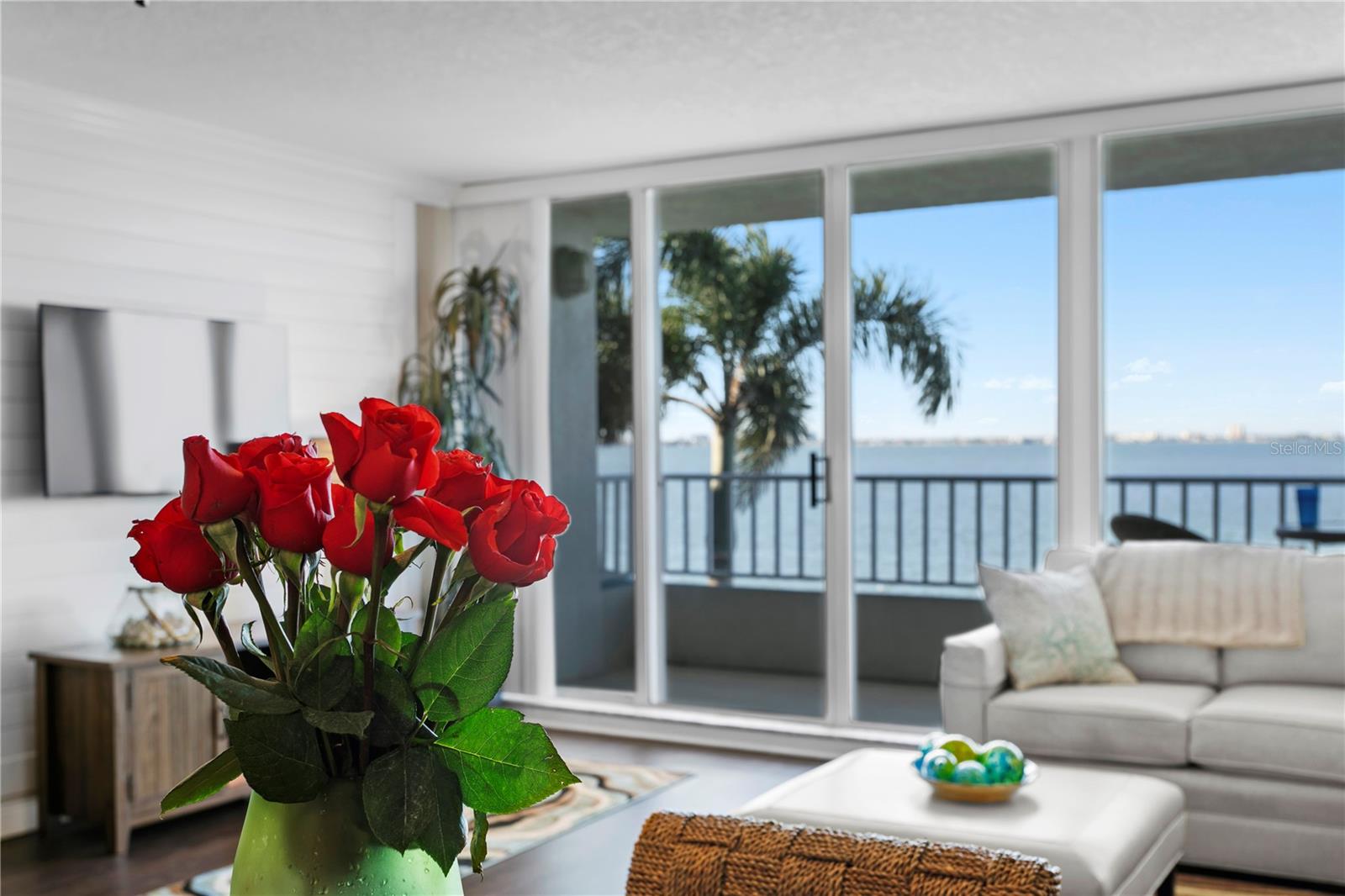 ISLA KEY CONDO - Residential