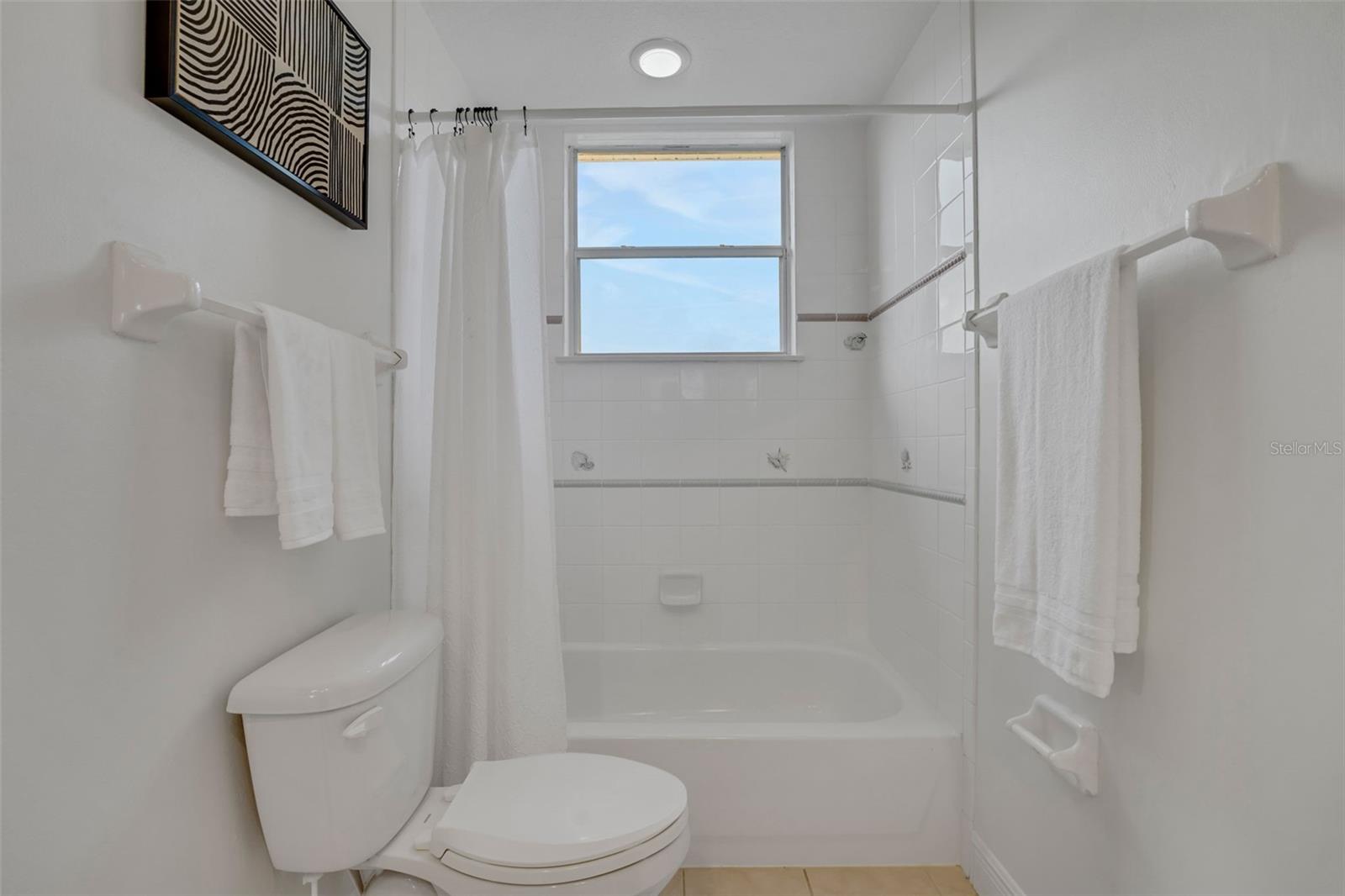 ALAQUA LAKES - Residential