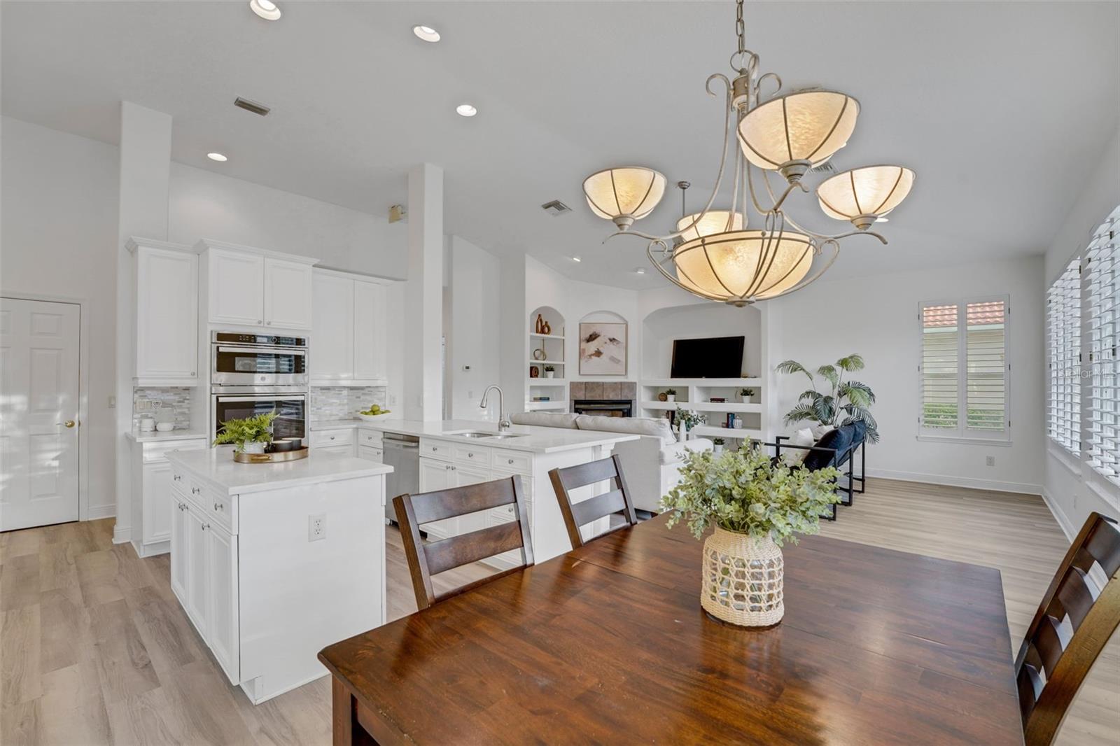 ALAQUA LAKES - Residential