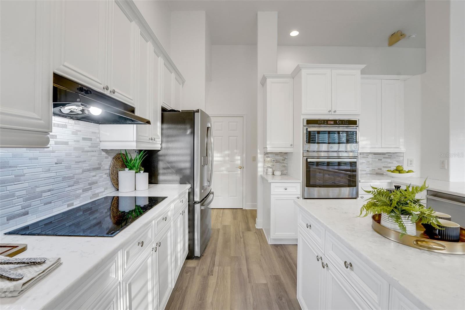 ALAQUA LAKES - Residential