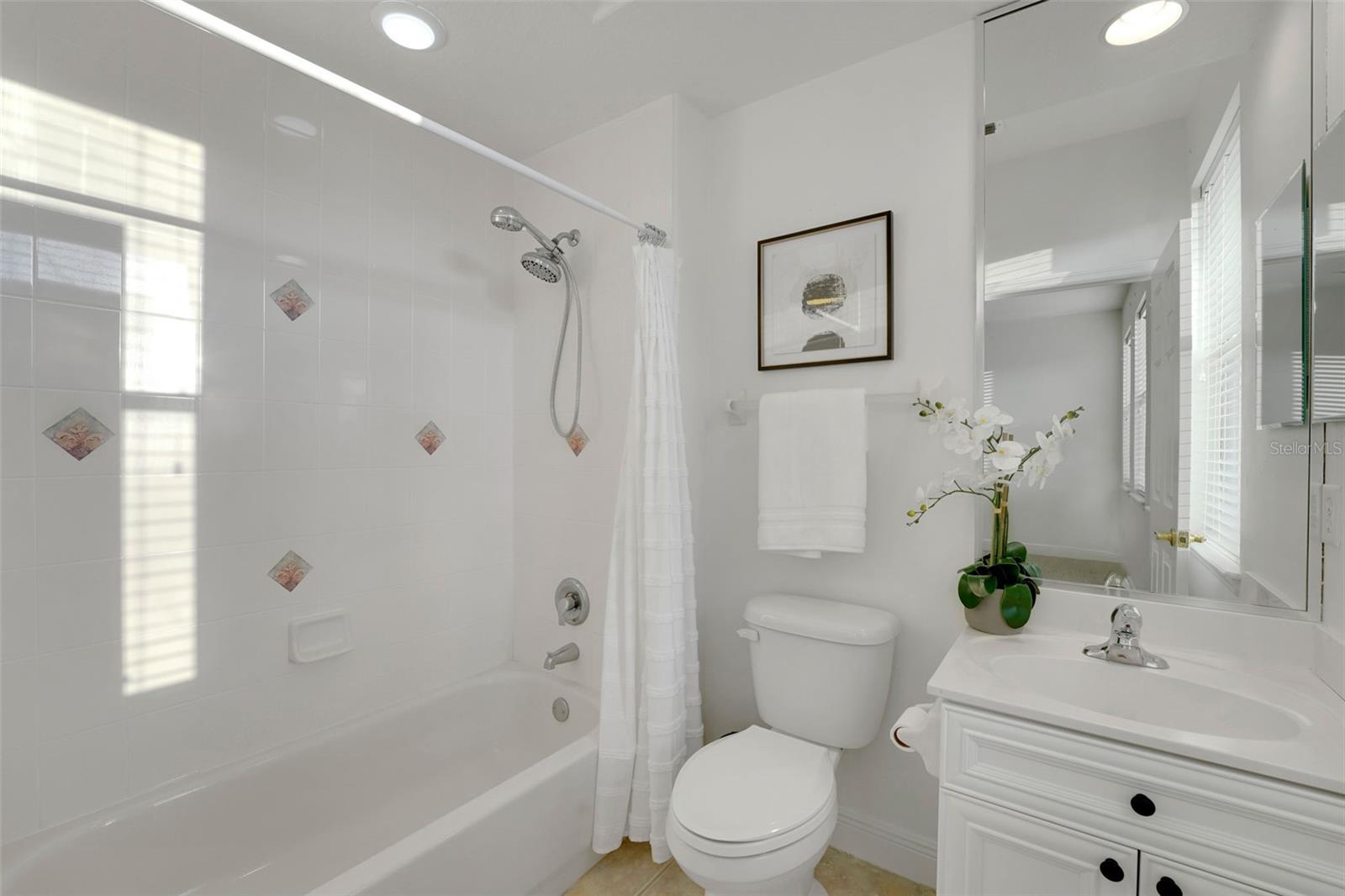 ALAQUA LAKES - Residential