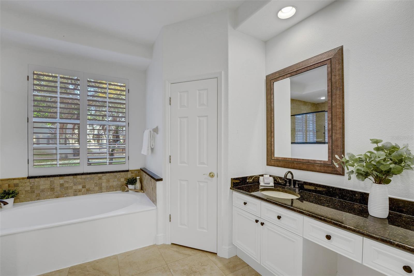 ALAQUA LAKES - Residential