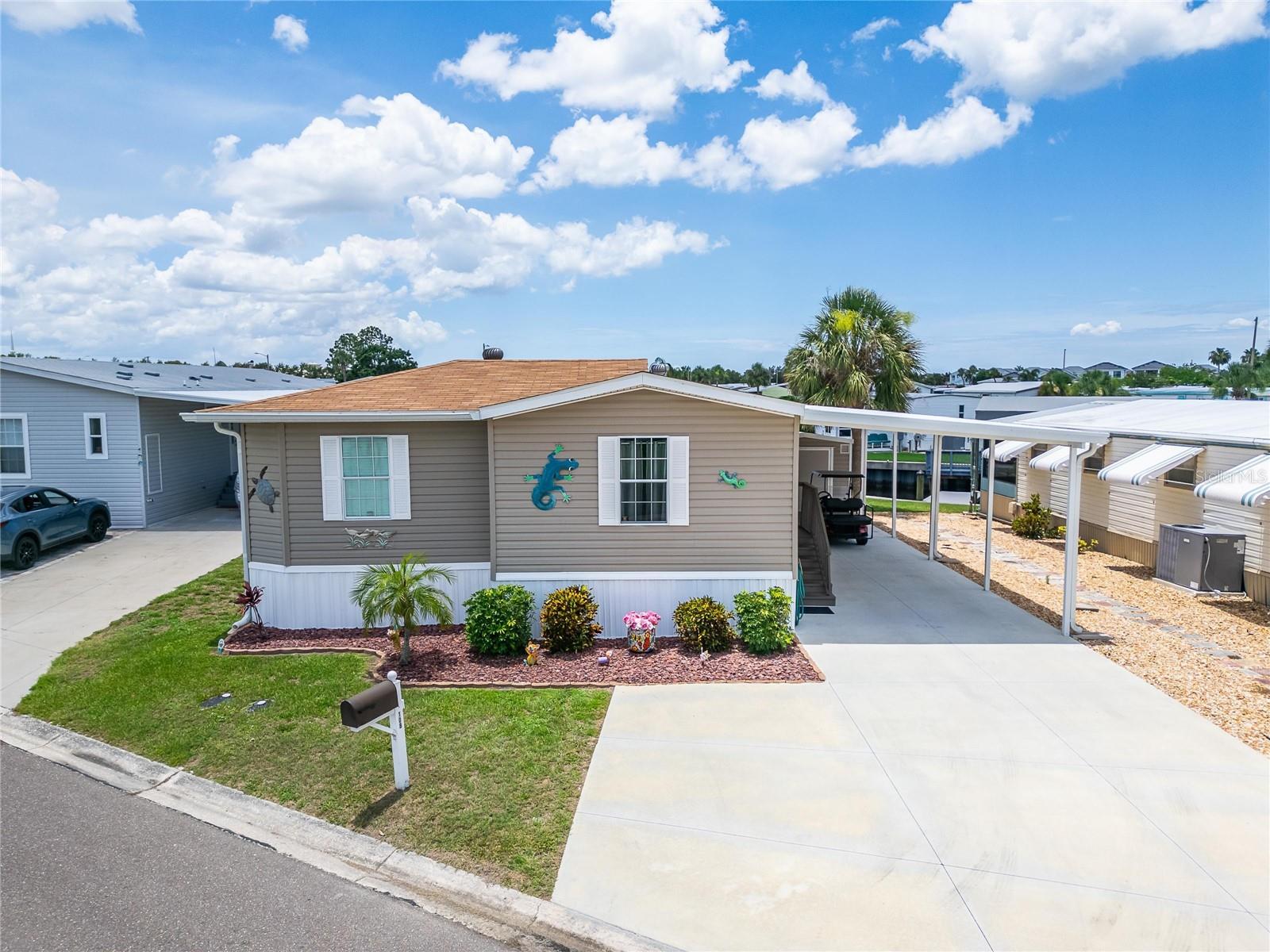 108 W SAINT ANNES CIRCLE