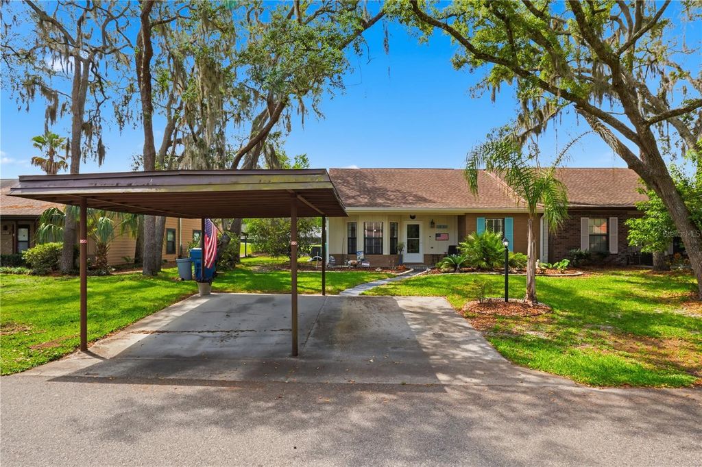 Photo of 35086 Whispering Oaks Boulevard, Dade City, FL 33523 (MLS # R4911301)
