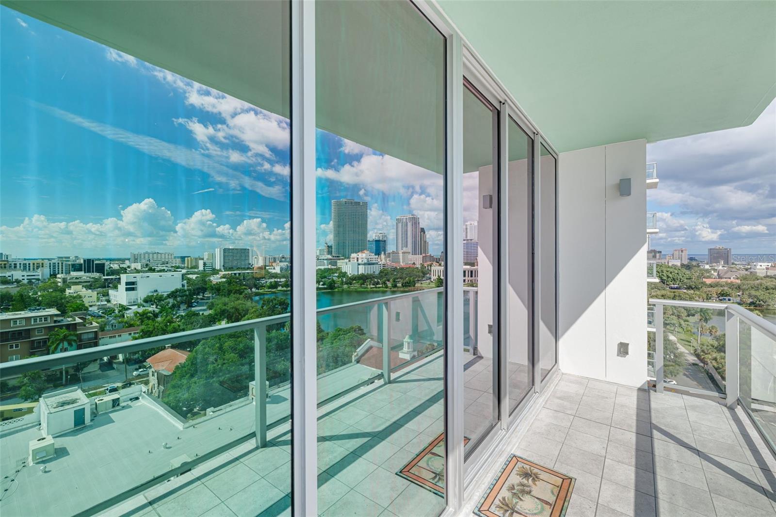REFLECTION CONDO - Residential