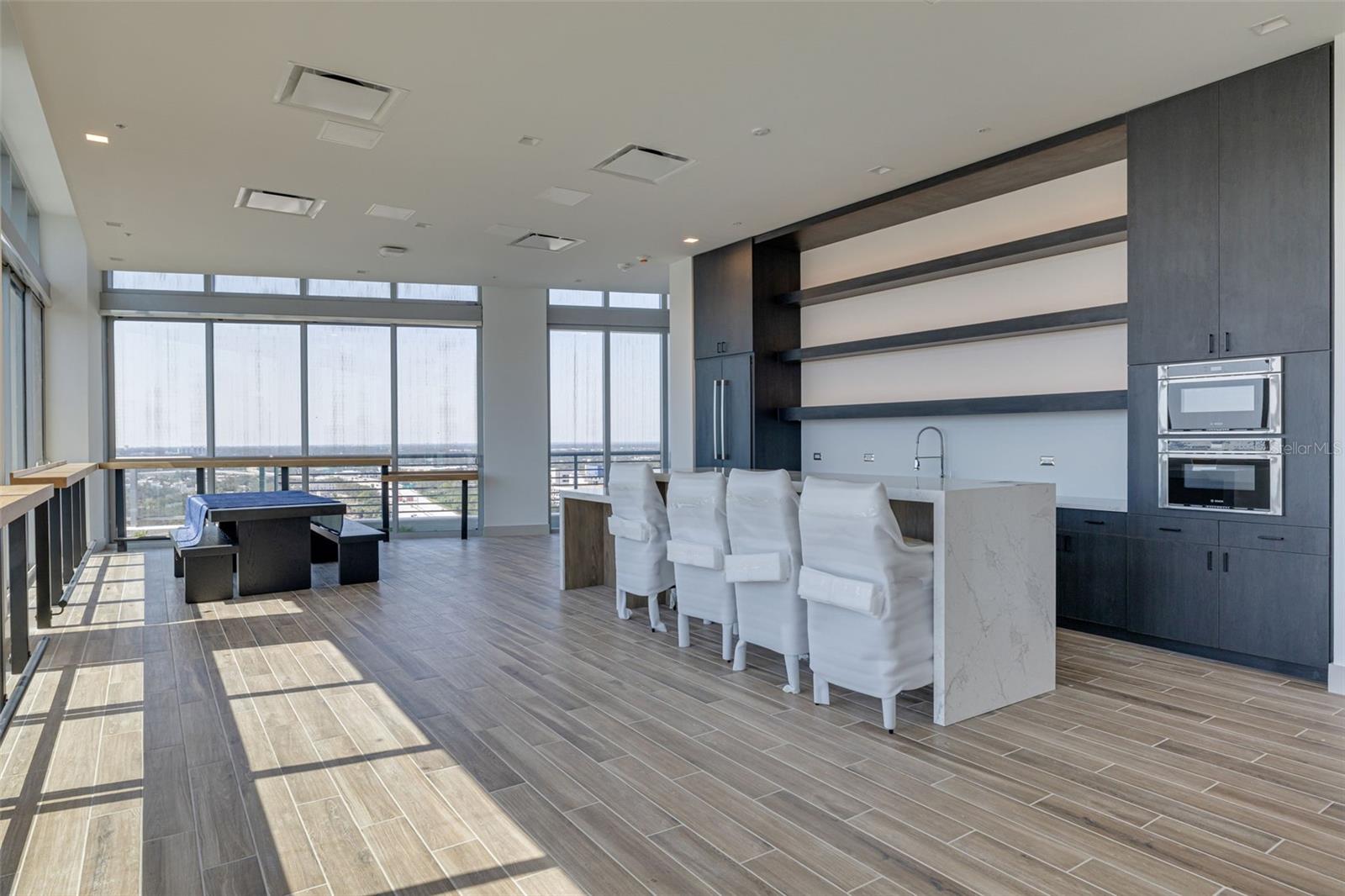 REFLECTION CONDO - Residential