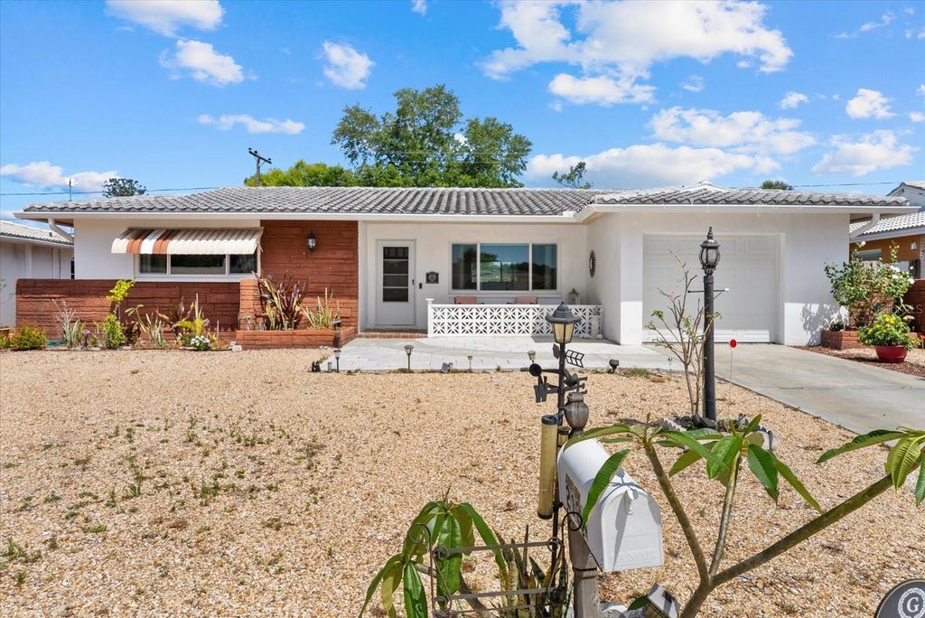 Photo of 2124 Greenbriar Boulevard, Clearwater, FL 33763 (MLS # TB8502677)