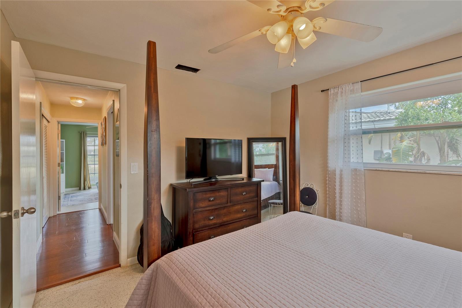 IMPERIAL PARK - Residential Lease