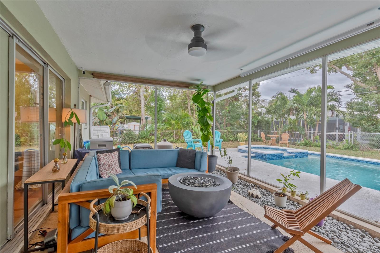 IMPERIAL PARK - Residential Lease