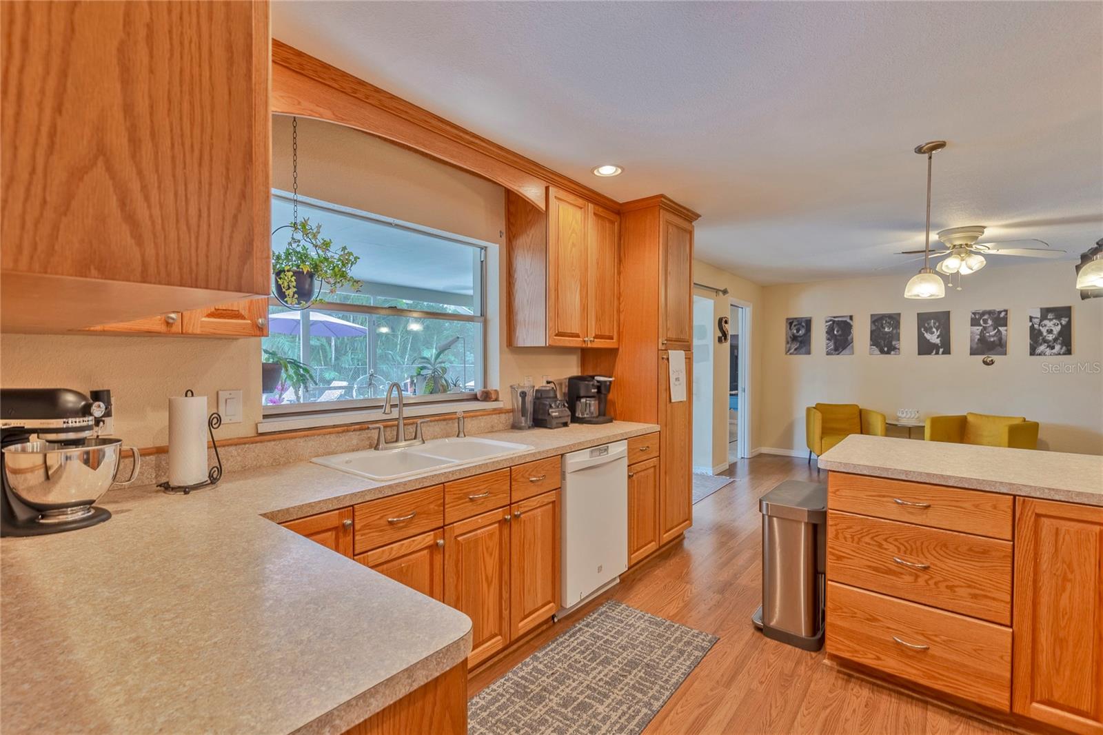 IMPERIAL PARK - Residential Lease