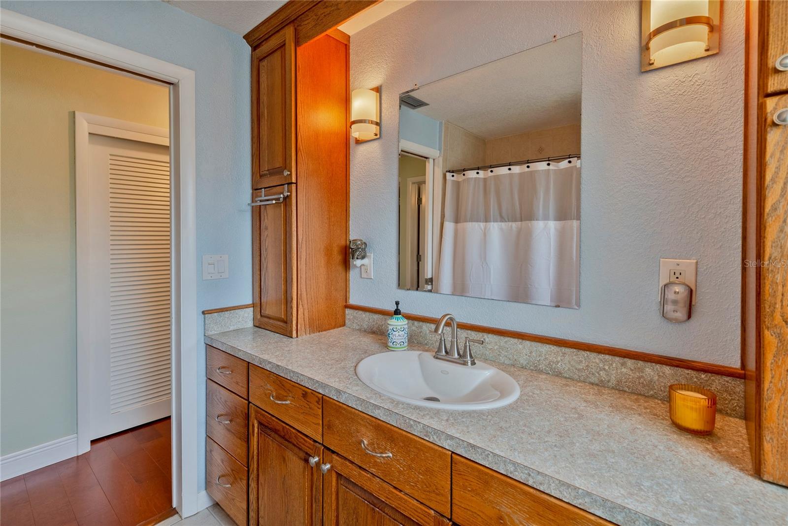 IMPERIAL PARK - Residential Lease