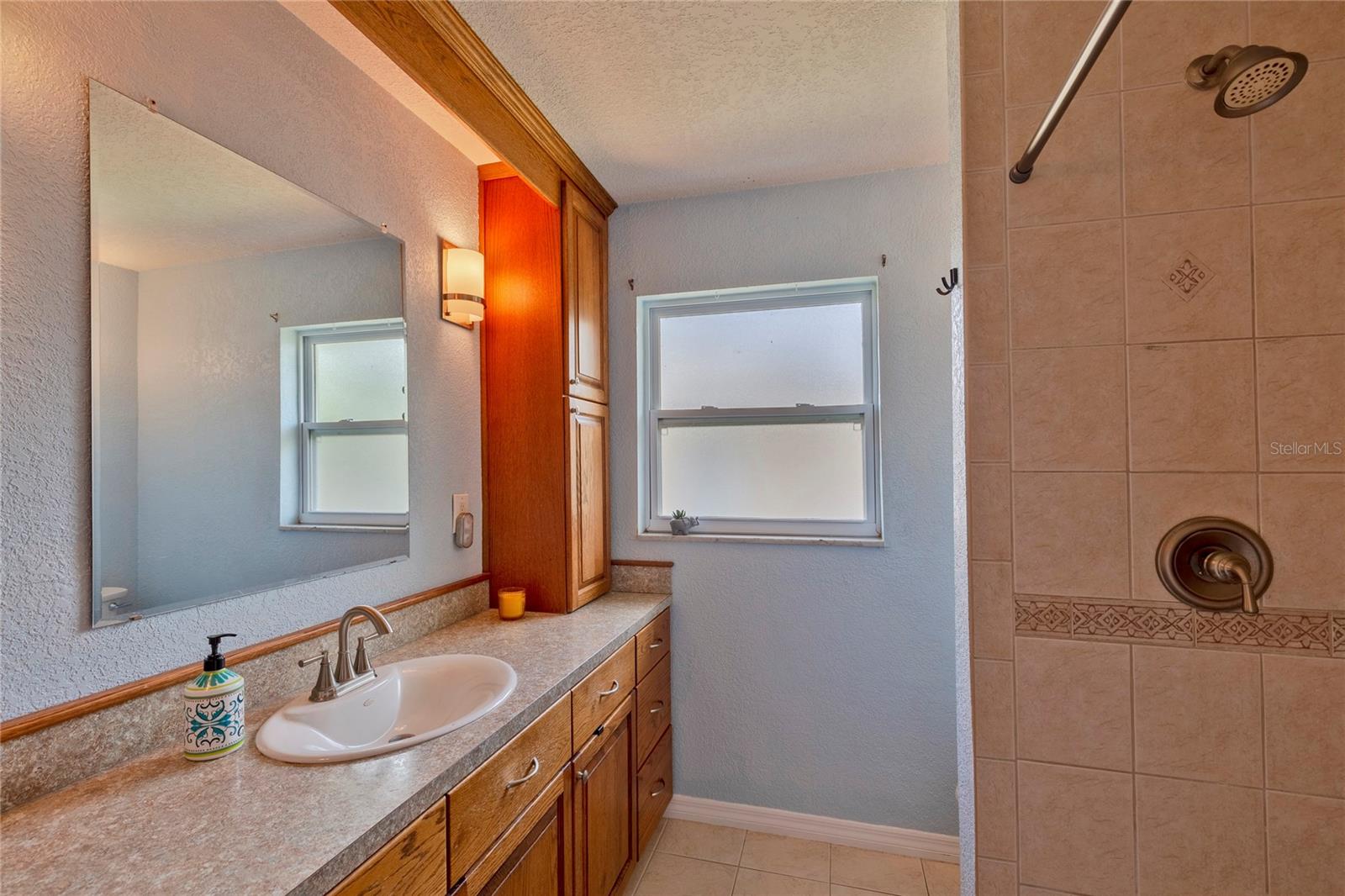 IMPERIAL PARK - Residential Lease