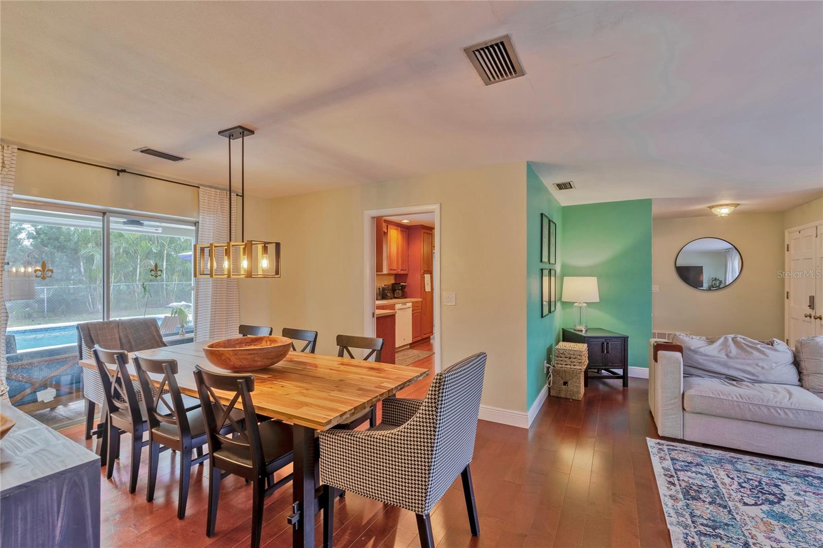 IMPERIAL PARK - Residential Lease