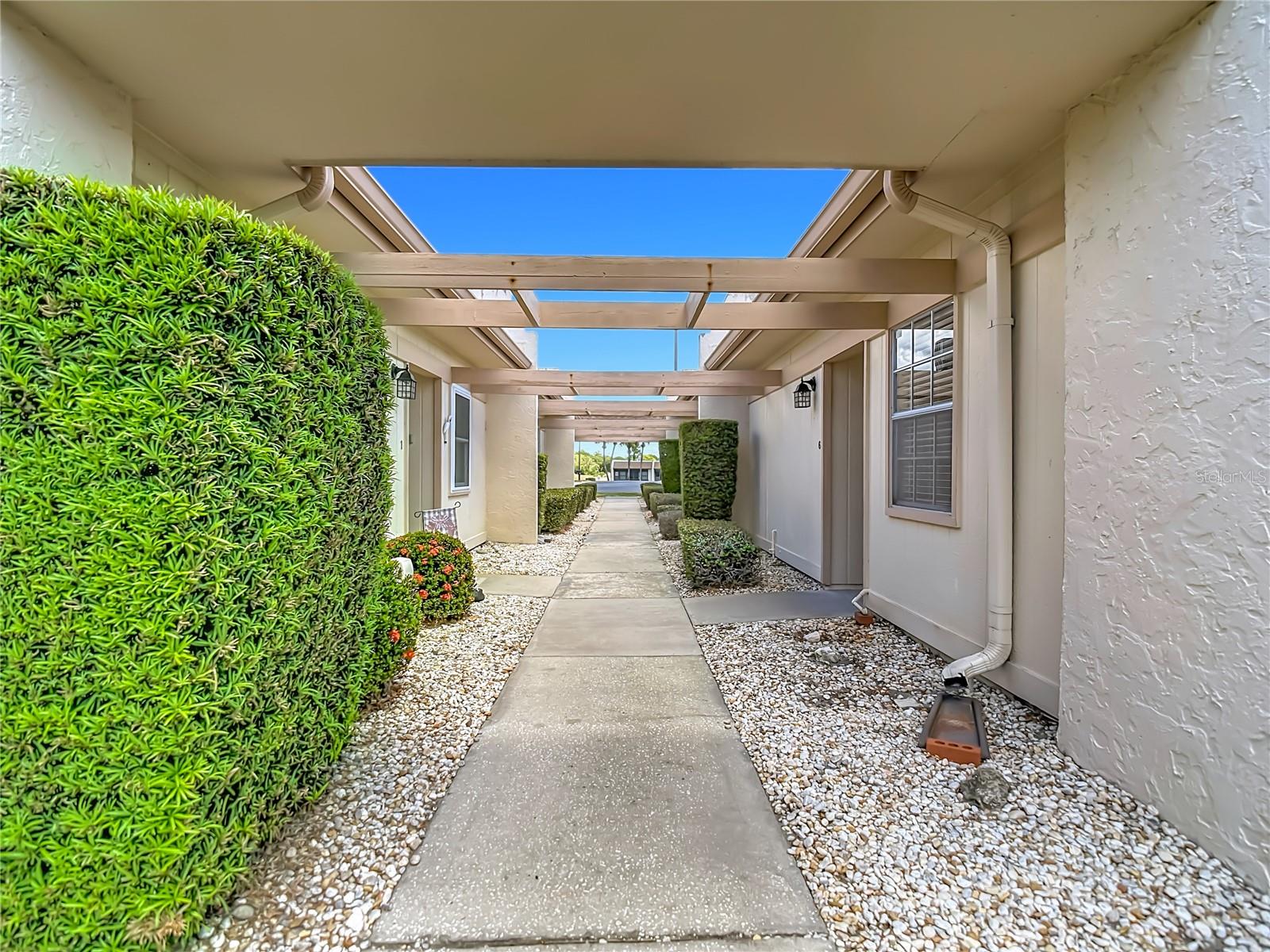 11132 PEMBRIDGE COURT 6