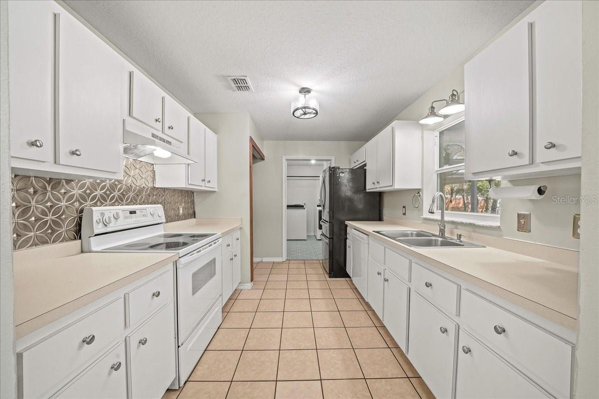 SILVER SPGS SHORES 20 - Residential