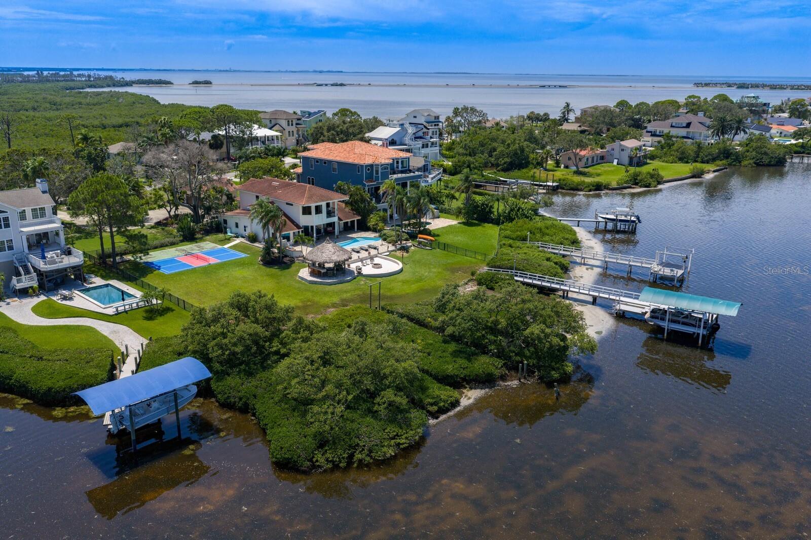 SEA BREEZE ISLAND - Residential