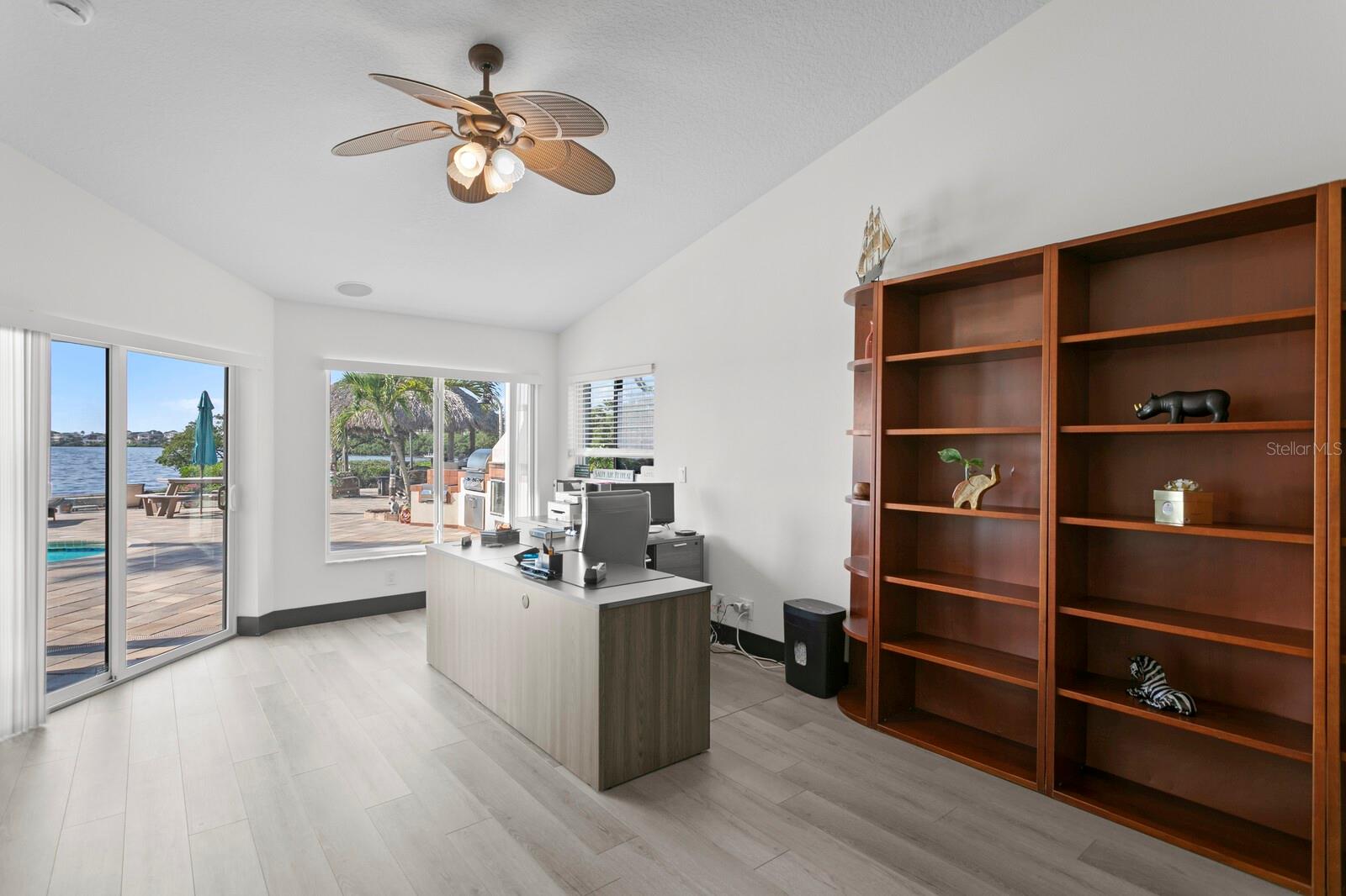 SEA BREEZE ISLAND - Residential