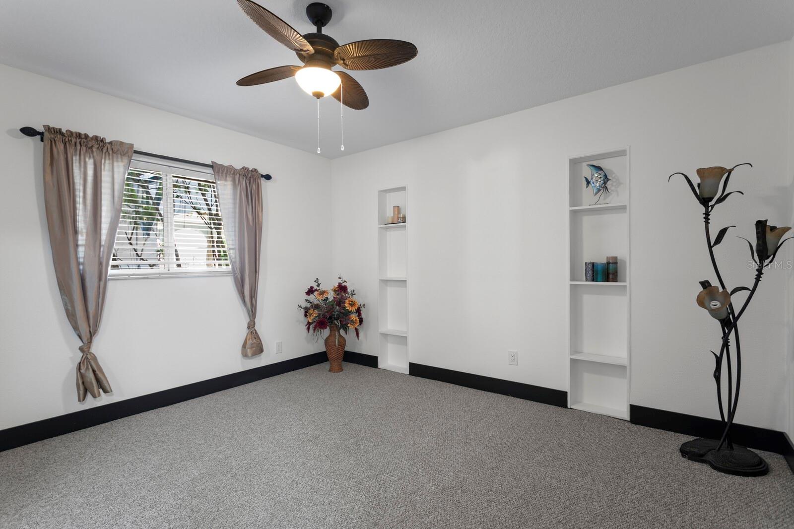 SEA BREEZE ISLAND - Residential