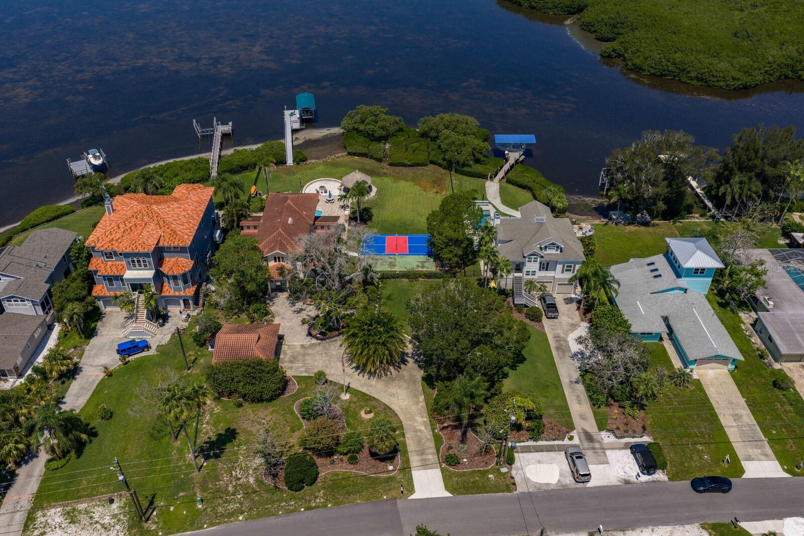 SEA BREEZE ISLAND - Residential