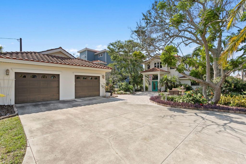 Photo of 1632 Sea Breeze Drive, Tarpon Springs, FL 34689 (MLS # TB8422614)