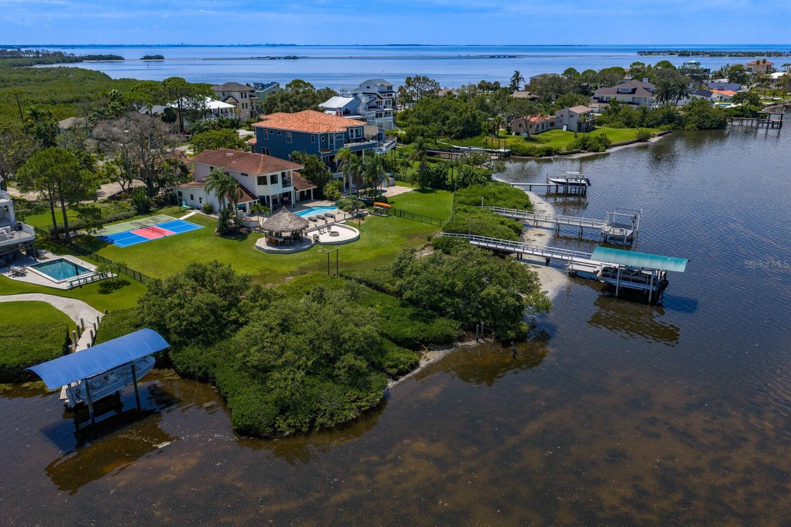 SEA BREEZE ISLAND - Residential