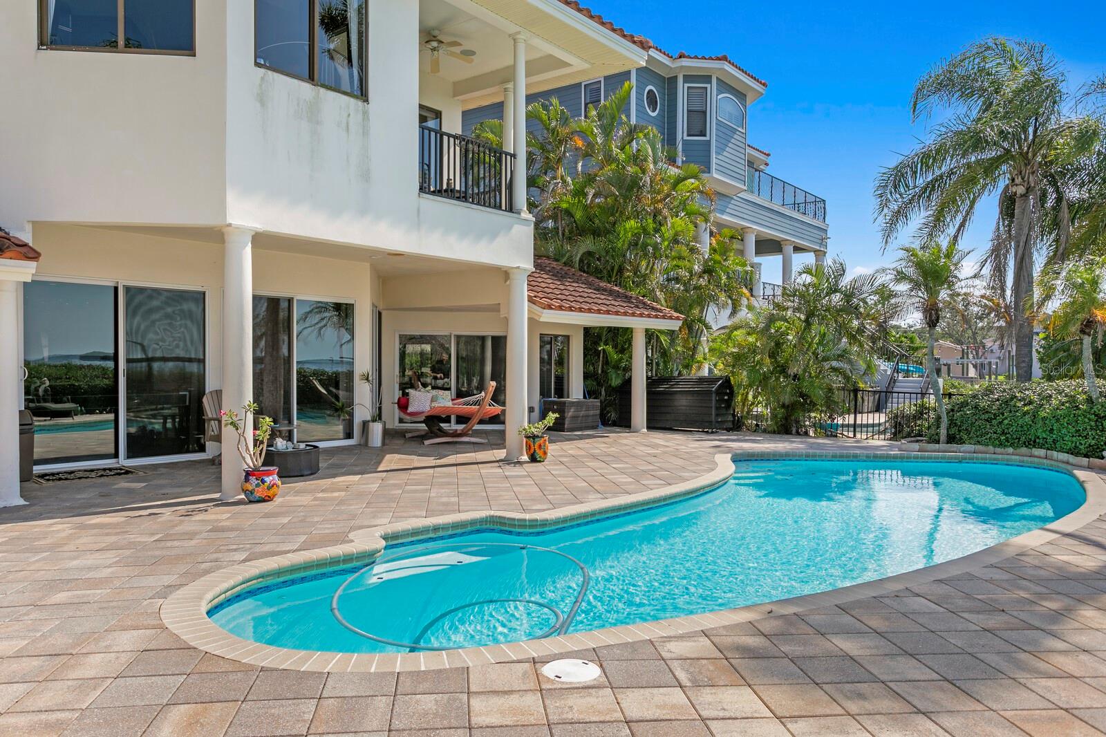 SEA BREEZE ISLAND - Residential