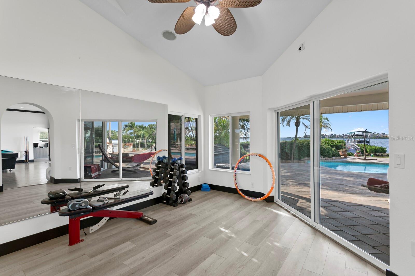 SEA BREEZE ISLAND - Residential
