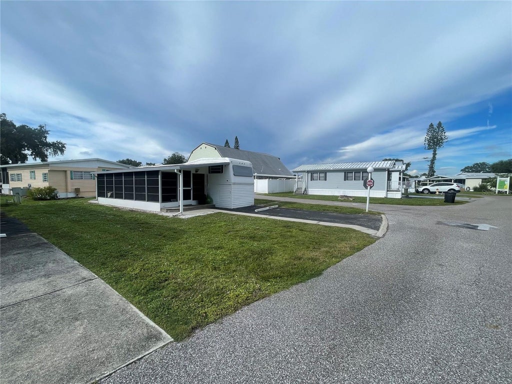 Photo of 3275 26 Th Avenue E #84, Bradenton, FL 34208 (MLS # A4707911)