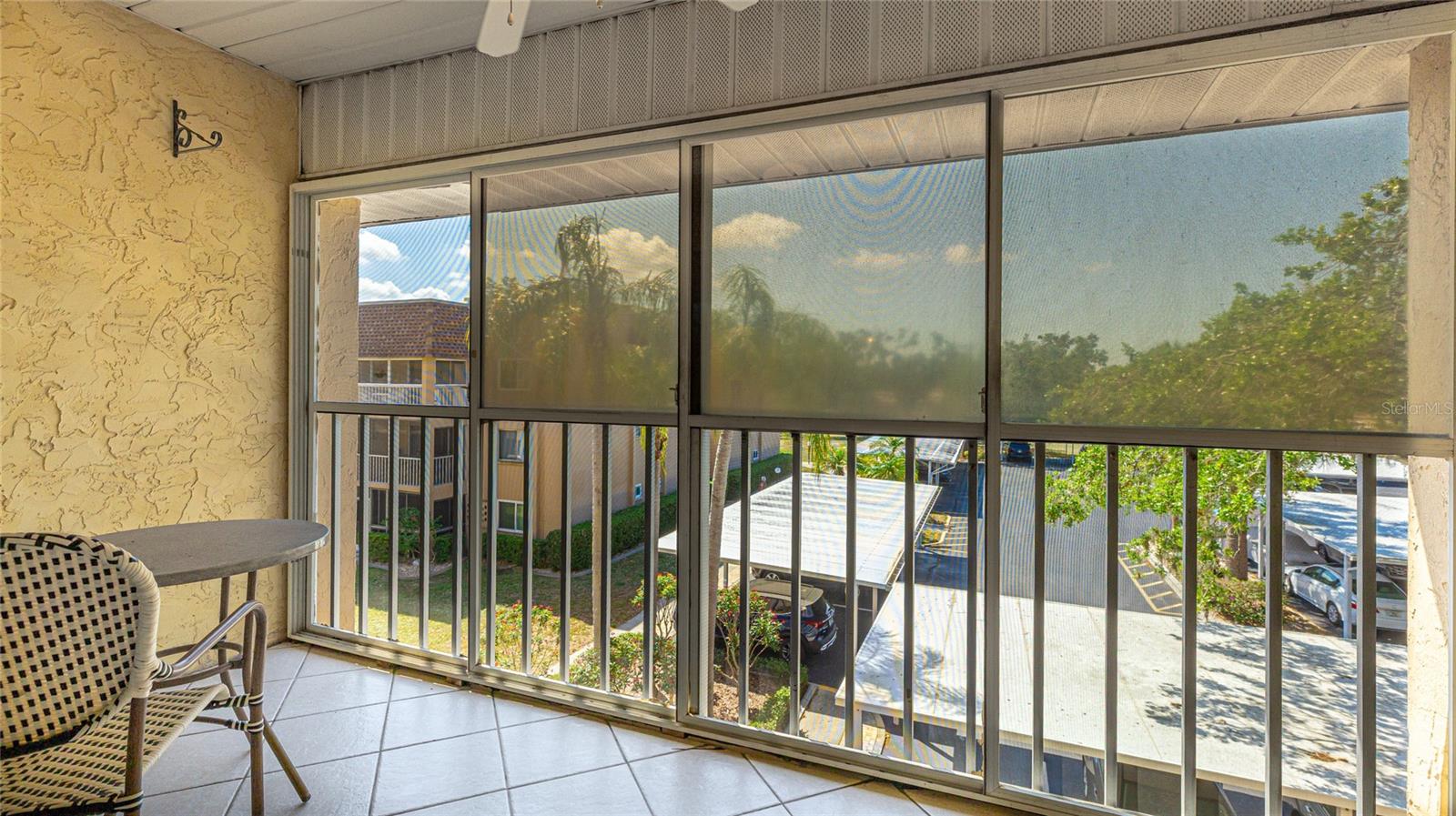 GLEN OAKS GARDEN APTS 2 - Residential Lease