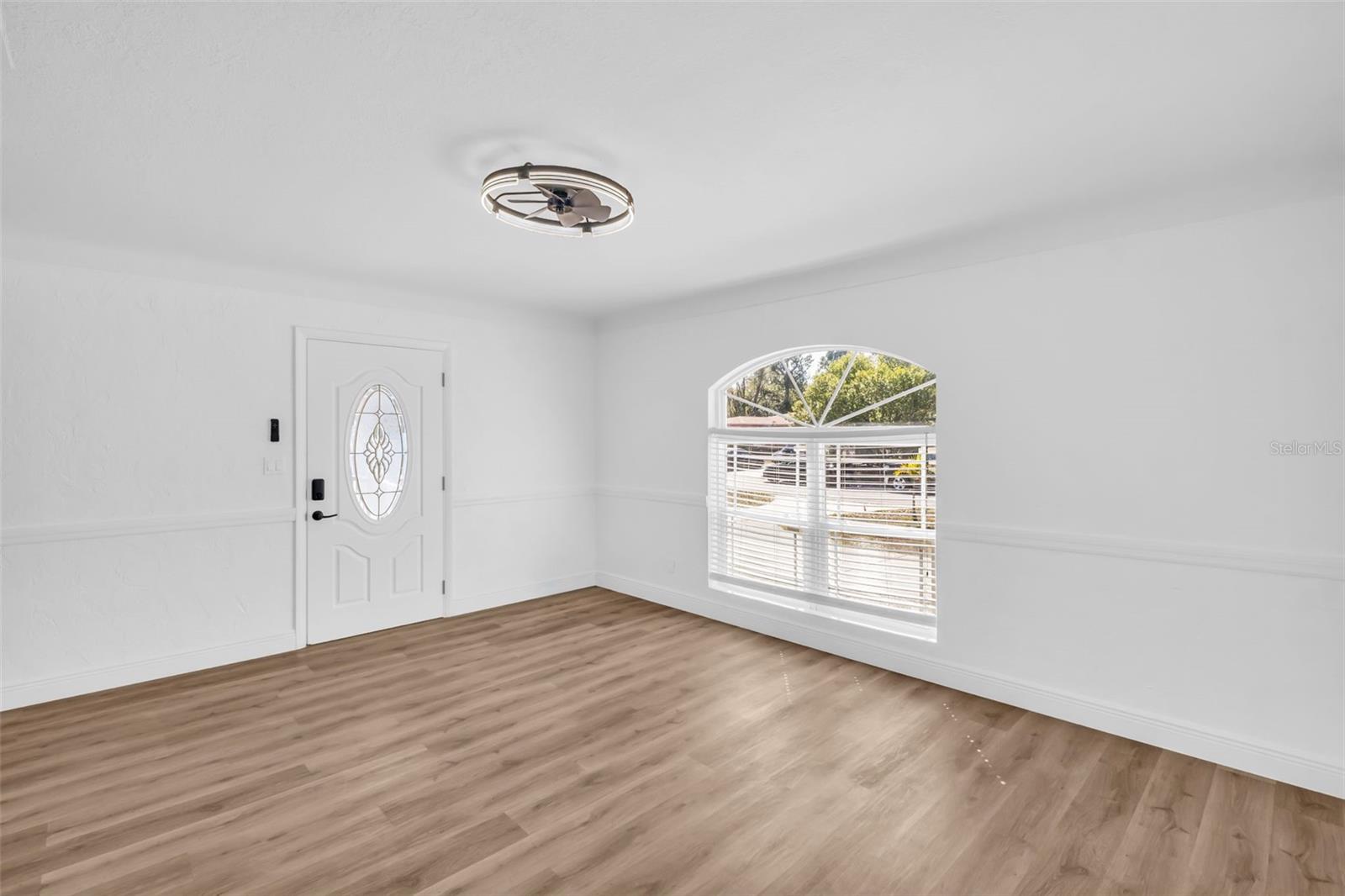 SIRMONS GROVES - Residential